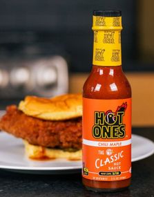 Hot Ones Chili Maple - The Classic Hot Sauce - Søtlig Mild Sterk Chilisaus med Lønnesirup 148 ml (USA)