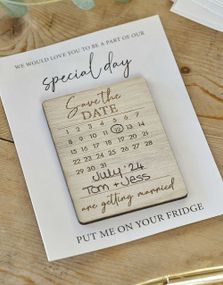 10 stk "Save the Date" Bryllupsinvitasjoner i Tre med Magnet - Rustic Romance
