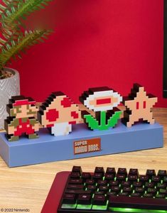 Licenseret Super Mario Retro Icon Lampe med 3 lystilstande 30 cm