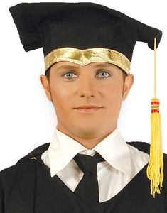 Sort Eksamenshat med Guldfarvet Kant og Kvast