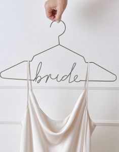Gyldenfarvet 'Bride' Tøjbøjle i Metal - 44x24 cm - Modern Luxe