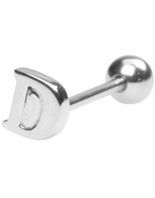 Tungepiercing med Bogstavet D