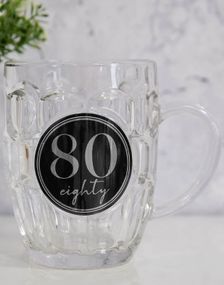 80 ÅR - Ølsejdel med Sølvfarvet Tekst i Gaveæske 568 ml