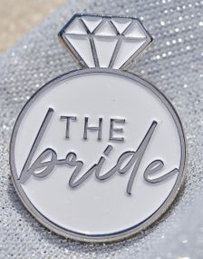 The Bride - Metall Pin/Badge i Hvit og Sølv - Hen Weekend
