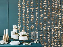 Gullfolierte Blomster Backdrop/Bakgrunn - 100 x 210 cm