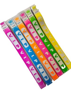 600 stk Nummererede VIP Tyvek Festivalarmbånd / Entrearmbånd - Multifarvet