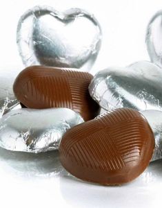 1 kg Whitakers Sølvfarvede Hjerteslikkerier