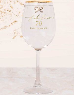 Elegant Vinglass med Gravert Gull Tekst og Stener - Fabulous 70th Birthday
