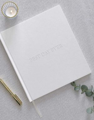 Hvitt Fotoalbum med "Best Day Ever" i Preget Tekst - 32 Sider 21,5 cm - Modern Luxe
