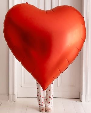 Gigantisk Hjerteformet Rød Folieballong 136x129 cm
