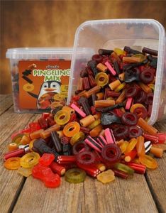 Pingvin Pingeling Mix - Boks Med Blandede Lakrids Og Vingummistykker 2 kg