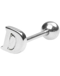 Tungepiercing med Bogstavet D