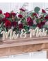 Mrs & Mrs Treskilt med Gullfarget Glitter 50x10cm