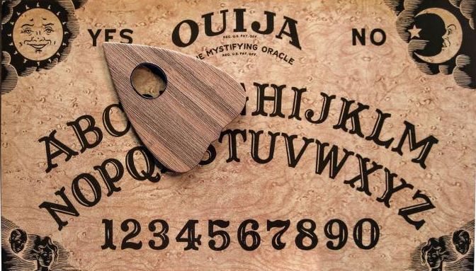 Spirit Board / Ouija Brett